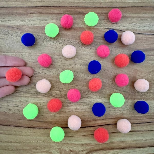 02 adesivo pom pom pp ou p 30 un p 30 un