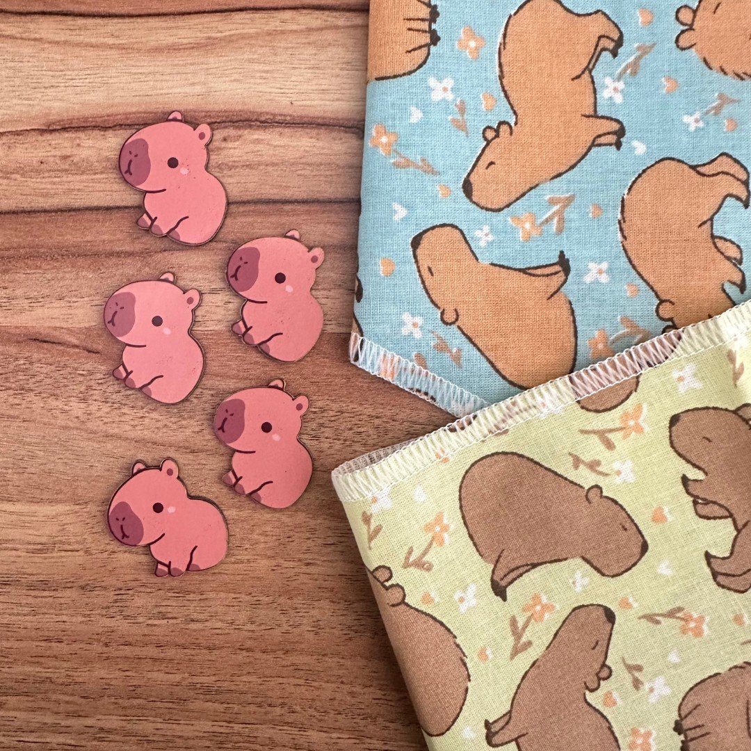 03 kit pet bandana e adesivo mix margarida branca 20 un p m ou g m