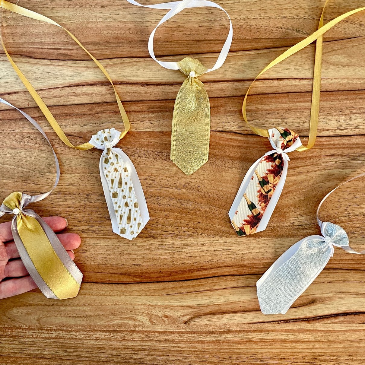 06 gravata pet m ano novo 10 un sortidas