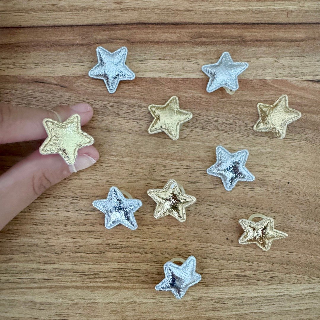 01 lacinho acolchoado p estrela ouro e prata 10 un