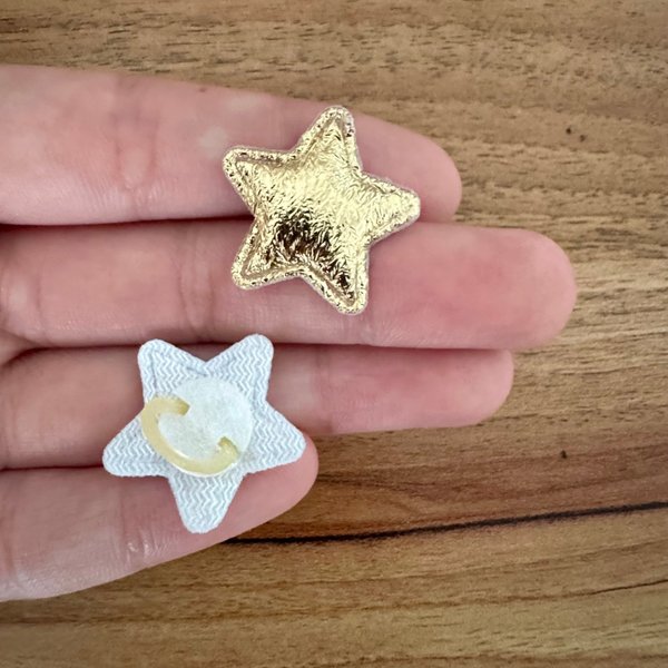 02 lacinho acolchoado p estrela ouro e prata 10 un