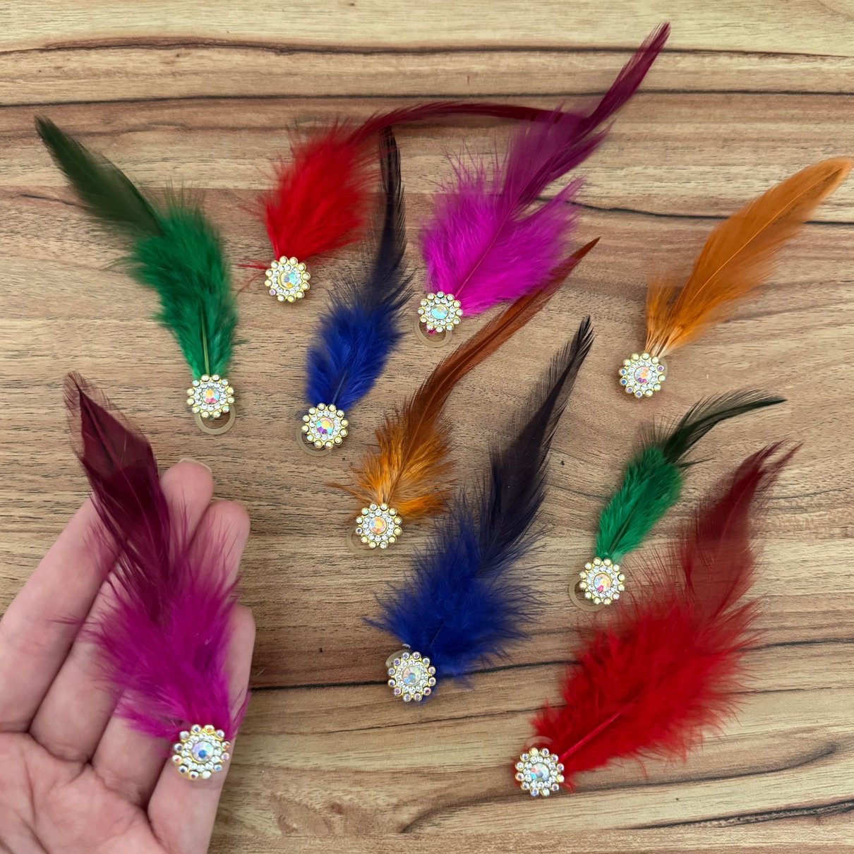 01 lacinho cristal plumas carnaval 10 un sortidas