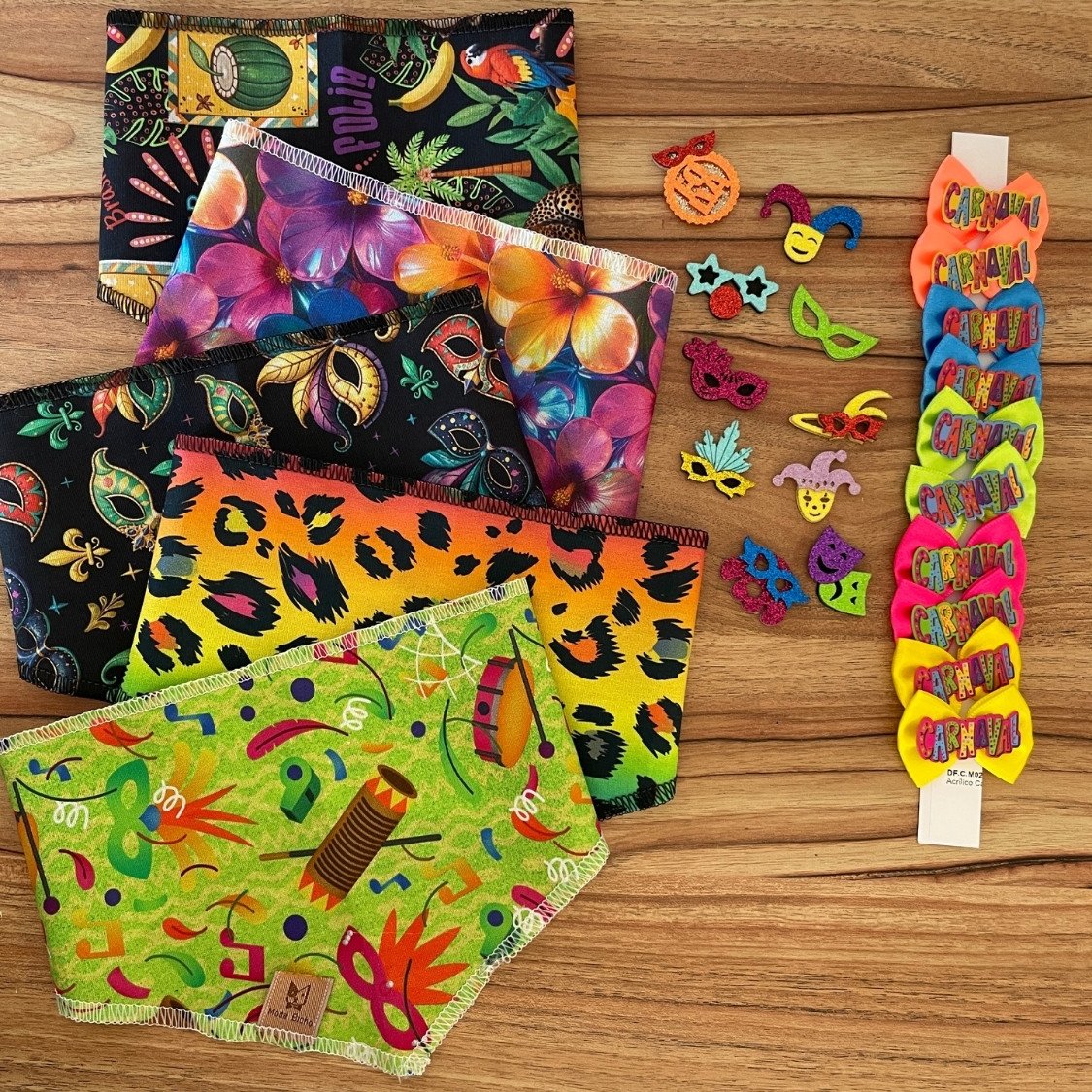 02 kit pet bandana laco e adesivo carnaval 30 un p m ou g g