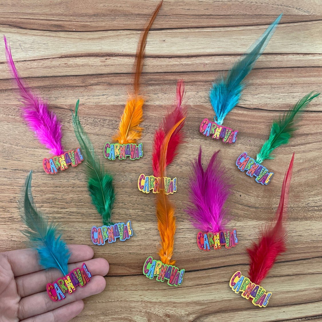 02 adesivo plumas acrilico carnaval 10 un sortidas