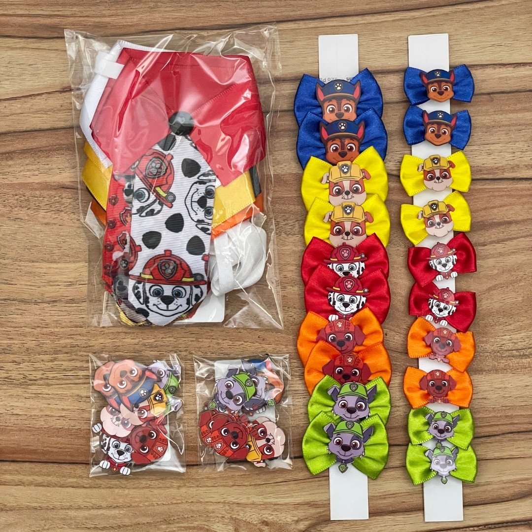 01 kit pet patrulha lacos gravata e adesivo 50 un