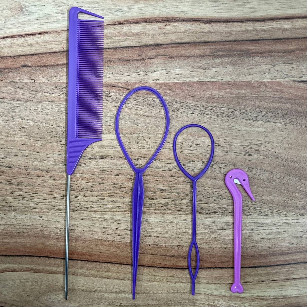01 kit penteado groomer pente tira laco e agulha magica 4 itens