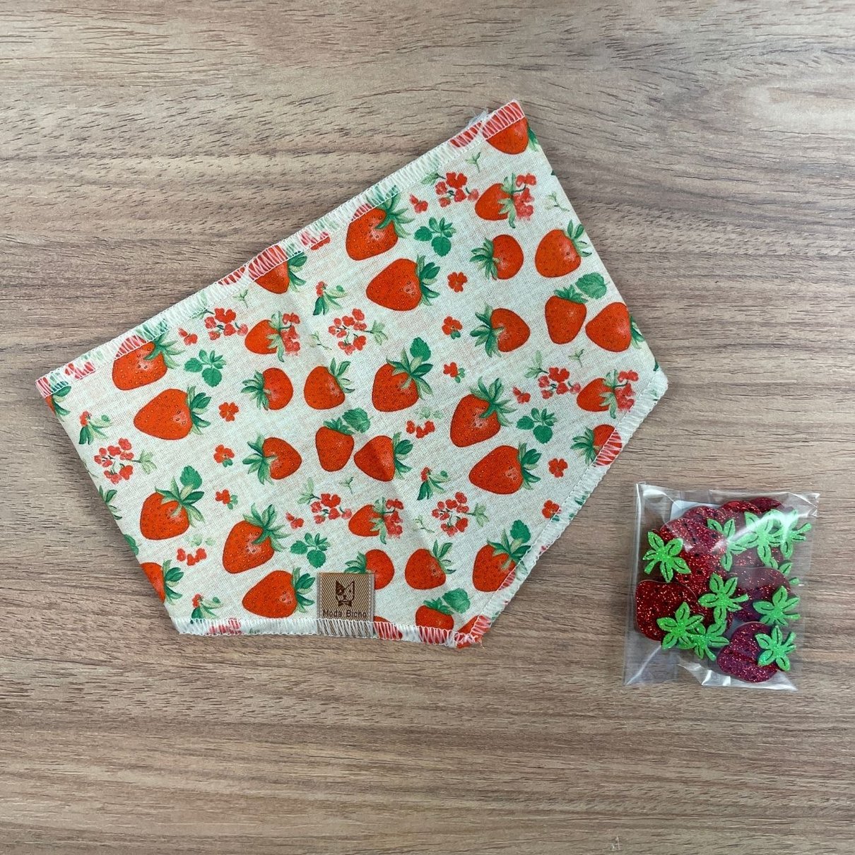 03 bandana pet morango flor 10 un p m ou g m