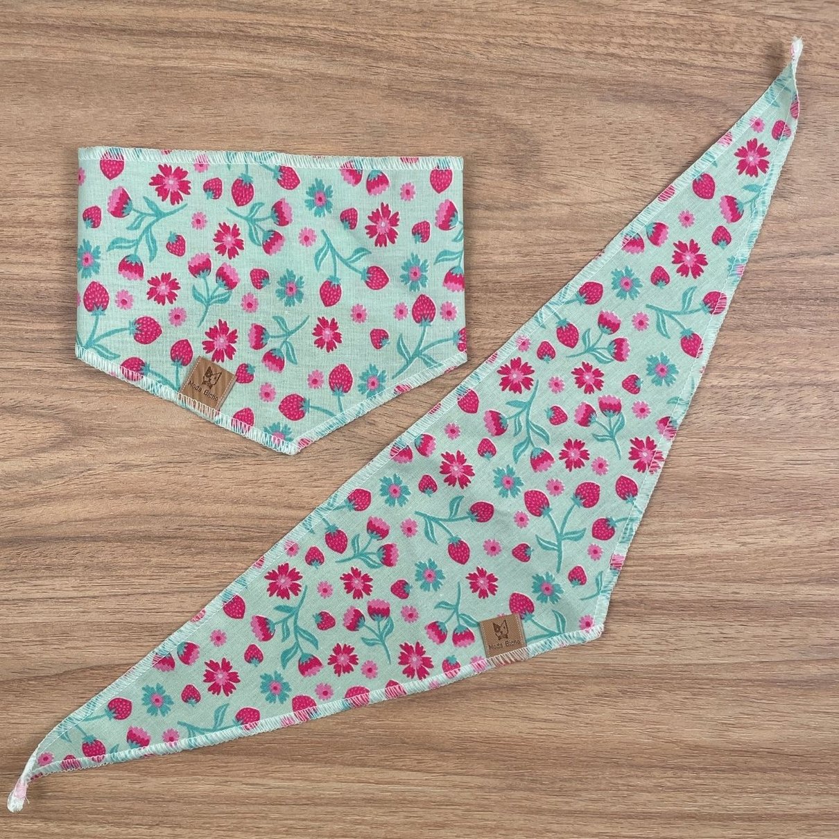 04 bandana pet preta cereja 10 un p m ou g m